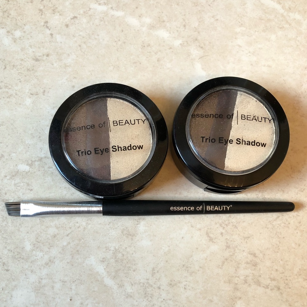 Essence of BEAUTY Trio eye shadow w/ brush